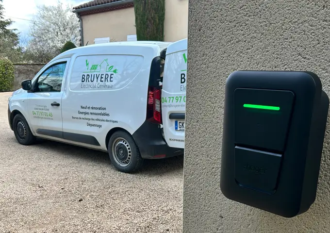 Borne recharge vehicule electrique